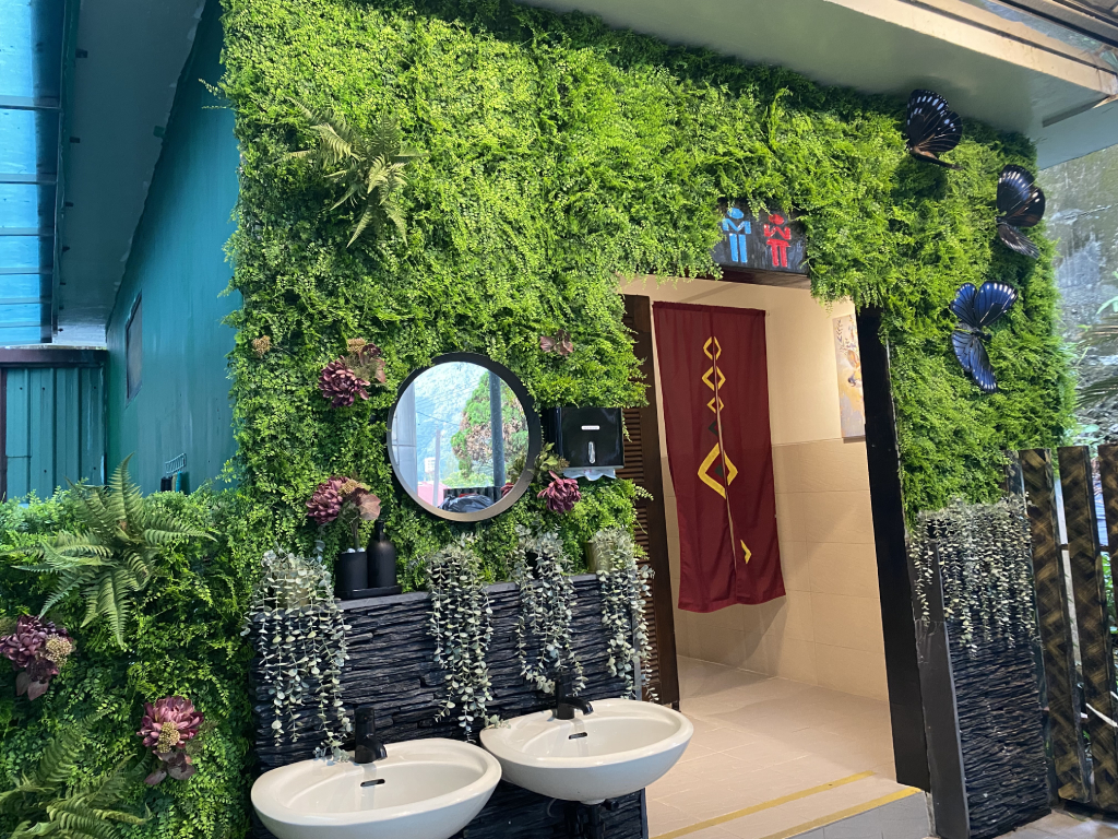 茂林遊客中心以自然環境為元素，打造「森林系」公廁。