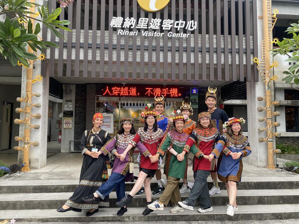 Indigenous clothing experience