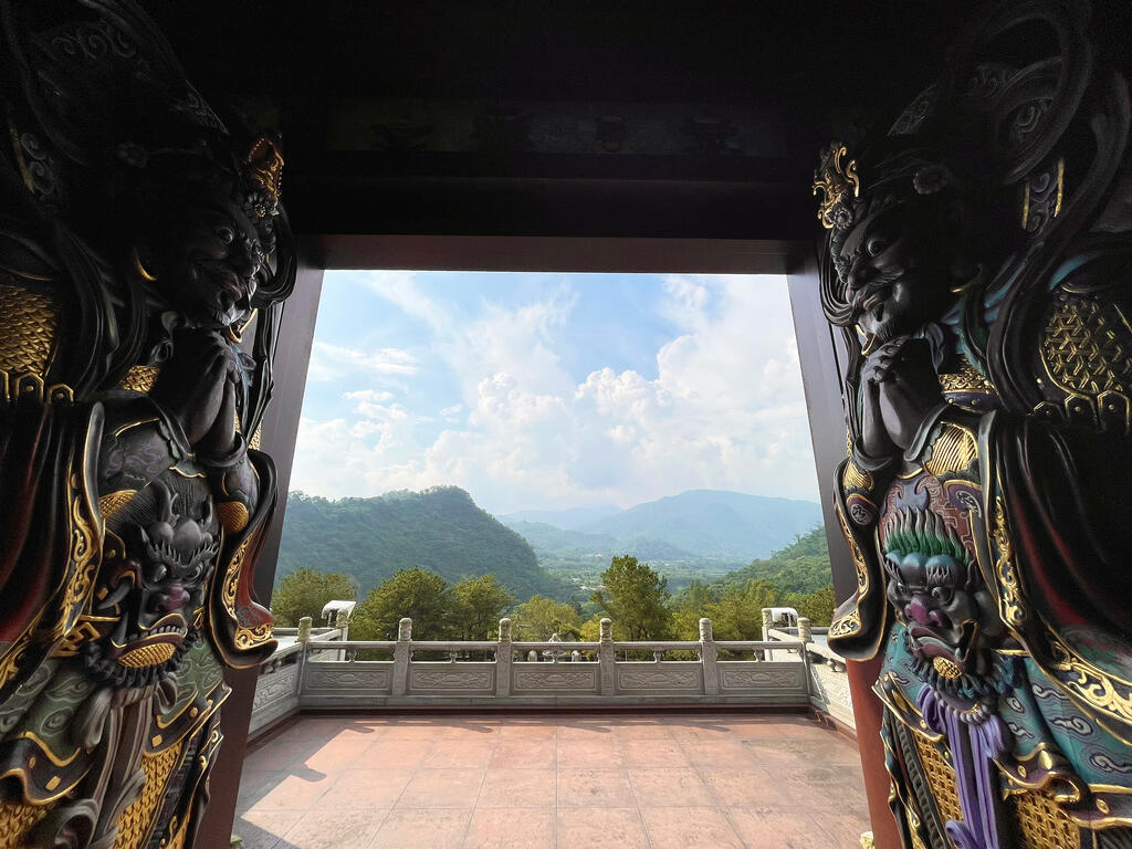 妙崇寺內佛像