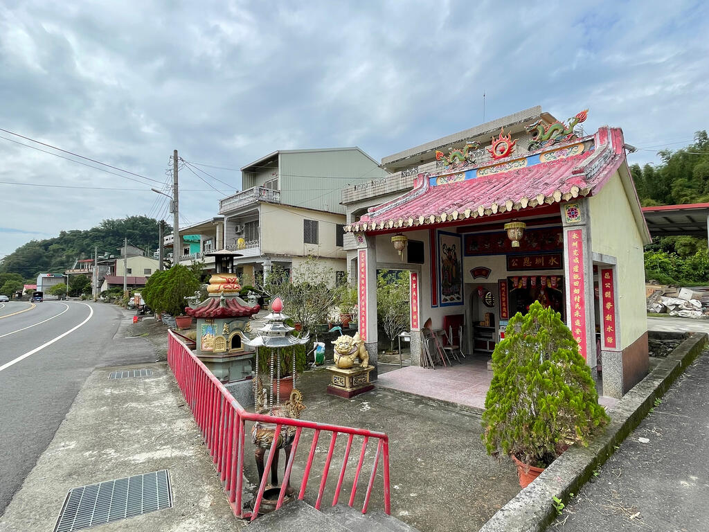 水圳恩公祠外部
