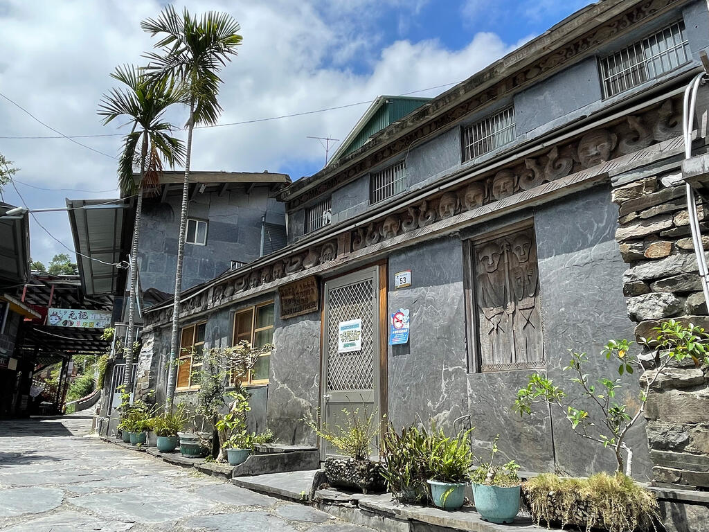 杜巴男紀念館側面外觀