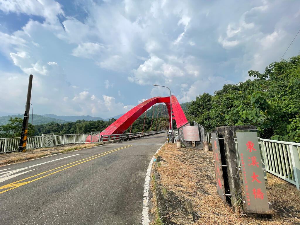 Liugui Dongxi Bridge