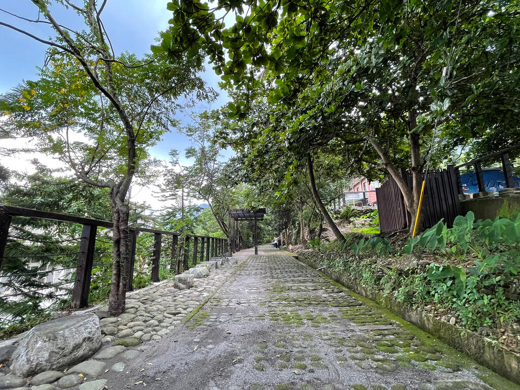 賽嘉社区歩道