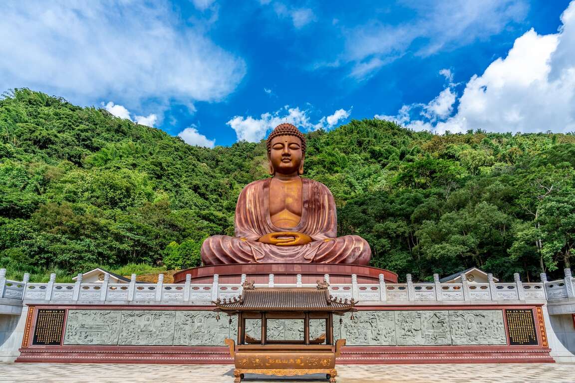 彩虹山大仏