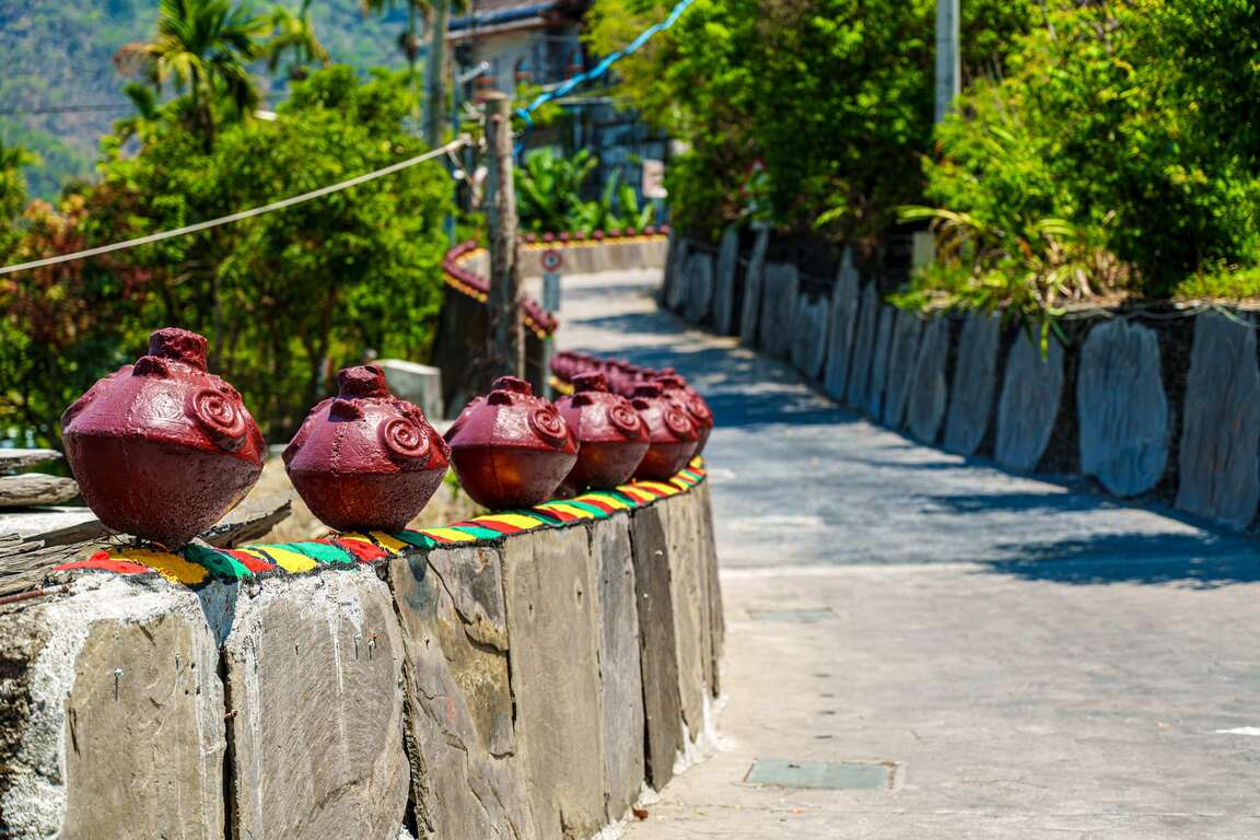 岩板巷