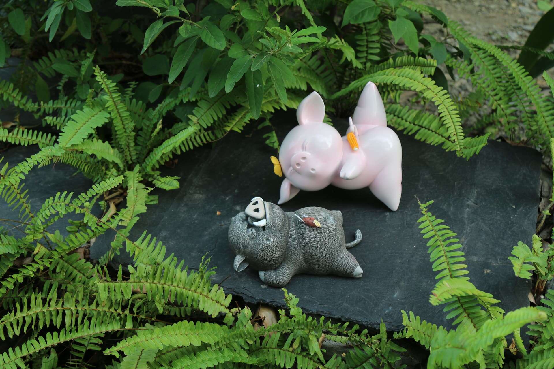 杜寒菘作品《地瓜豬與玉米平地豬》，以童趣造型描繪族人與自然的情感連結。