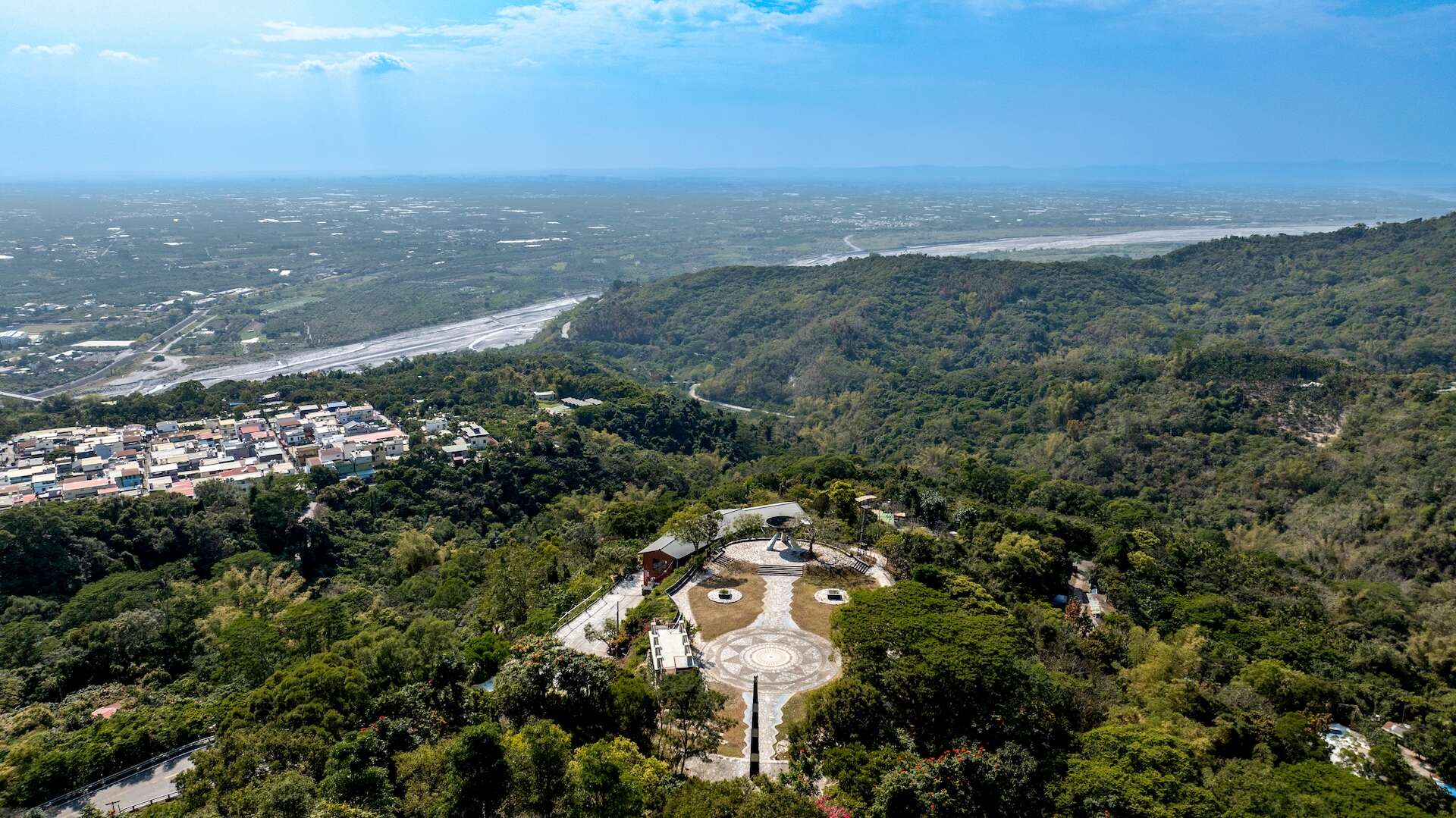 從空中欣賞地磨兒藝術公園全貌