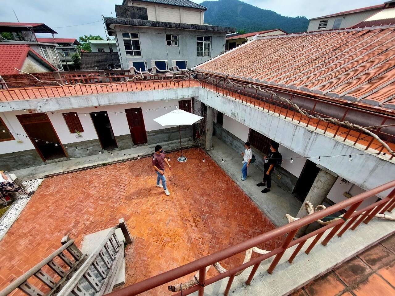 走讀之六龜老街趣，還有洪稇源日式古建築，現作為龜心咖啡營業中