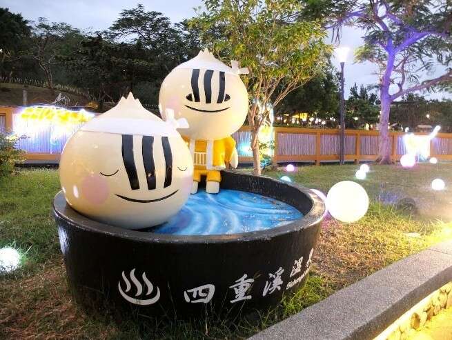 四重溪溫泉榮獲 2025 年金泉獎「五大美景好湯－銅牌獎」，專業評選肯定其結合自然地景與人文美學的卓越表現，是旅人尋訪視覺與身心雙重療癒的首選。（大鵬灣管理處提供）