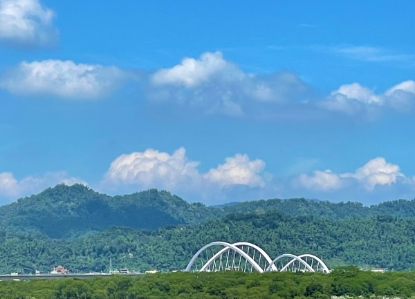 Xinwei Scenic Bridge