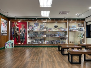 Rinari Visitor Center-3